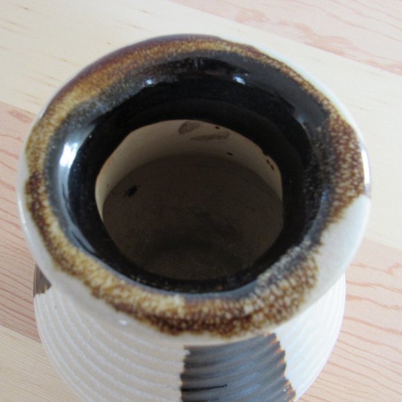 Lemax Shiwan Handmade Pottery Vase Ribbed Abstract Minimalist Brown Cream - Picture 4 of 7